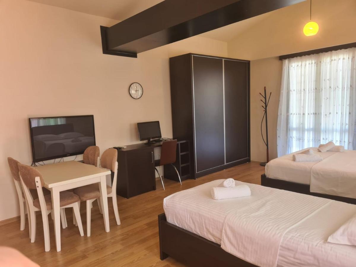 Vila 32 Berat Exteriér fotografie