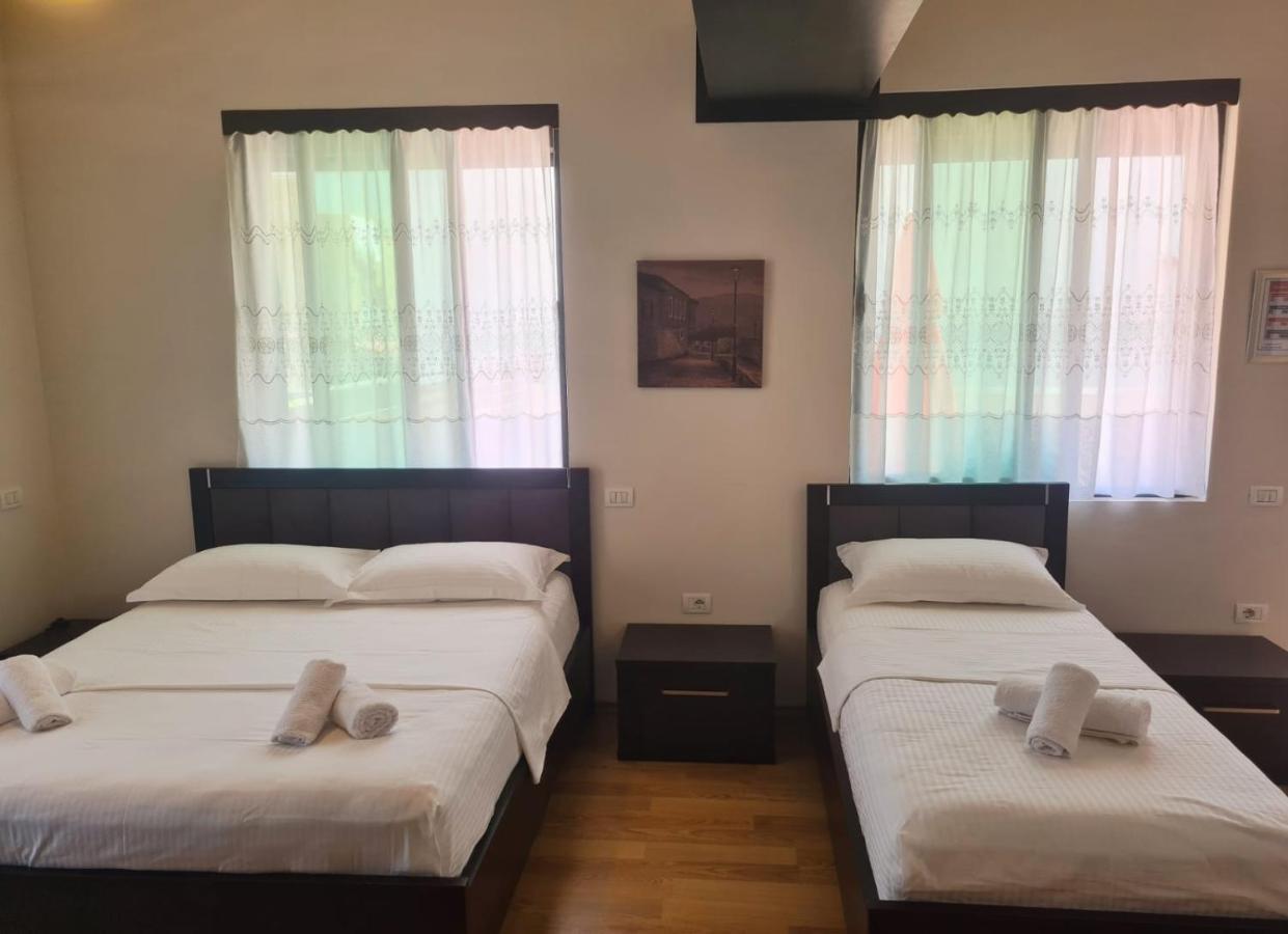 Vila 32 Berat Exteriér fotografie