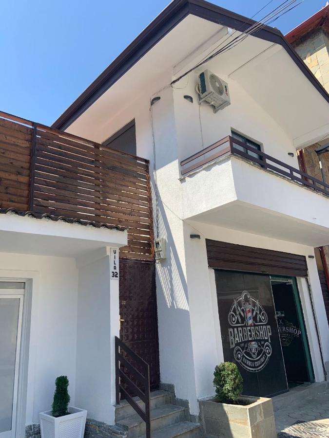 Vila 32 Berat Exteriér fotografie